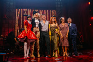 Elenco completo de Cabaret